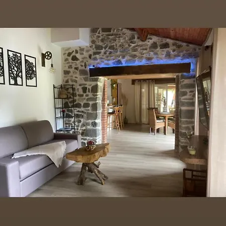 River & Saint-Ilpize