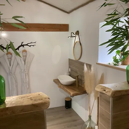 River & Saint-Ilpize